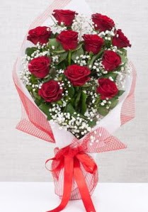 11 kırmızı gülden buket çiçeği  Karaman güvenli kaliteli hızlı çiçek 