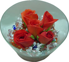  Karaman güvenli kaliteli hızlı çiçek  5 adet gül ve cam tanzimde çiçekler