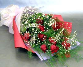 10 adet kirmizi gül çiçegi gönder  Karaman yurtiçi ve yurtdışı çiçek siparişi 