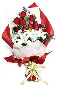  Karaman online çiçek gönderme sipariş  9 adet gül 2 adet kazablanka buketi