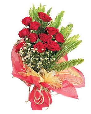  Karaman ucuz çiçek gönder  11 adet kırmızı güllerden buket modeli