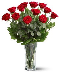 11 adet kırmızı gül vazoda  Karaman anneler günü çiçek yolla 