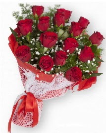 11 kırmızı gülden buket  Karaman çiçek gönderme 