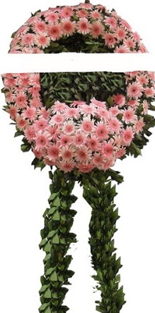 Cenaze çiçekleri modelleri  Karaman anneler günü çiçek yolla 