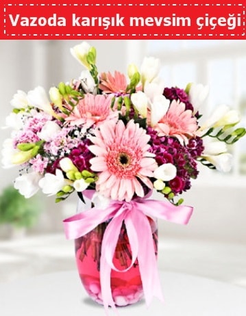 Vazoda karışık mevsim çiçeği  Karaman internetten çiçek siparişi 